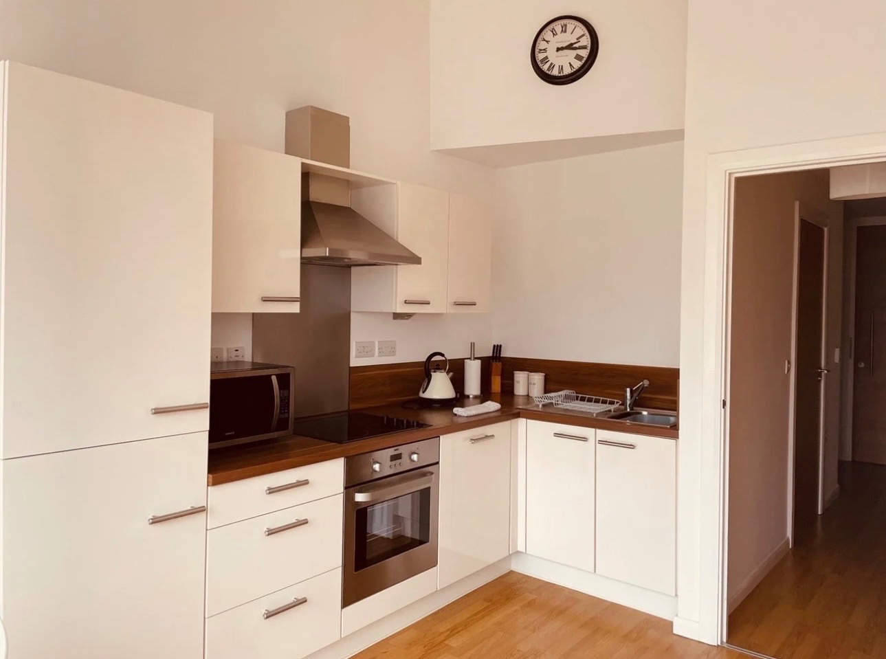 2 Bed Flat, Mann Island, L3, N1 7GU photo 2
