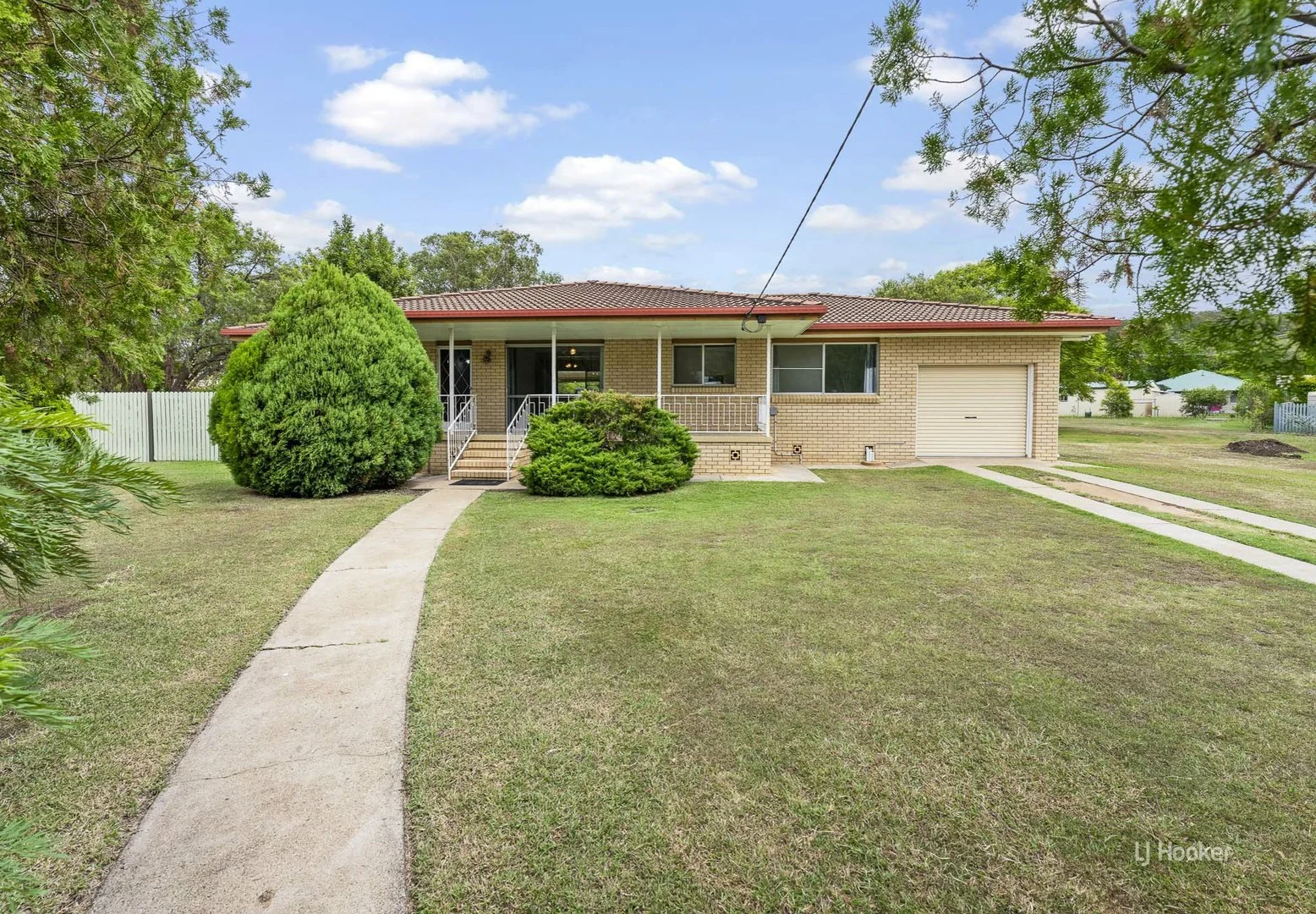 186 Ipswich Street, Esk QLD 4312