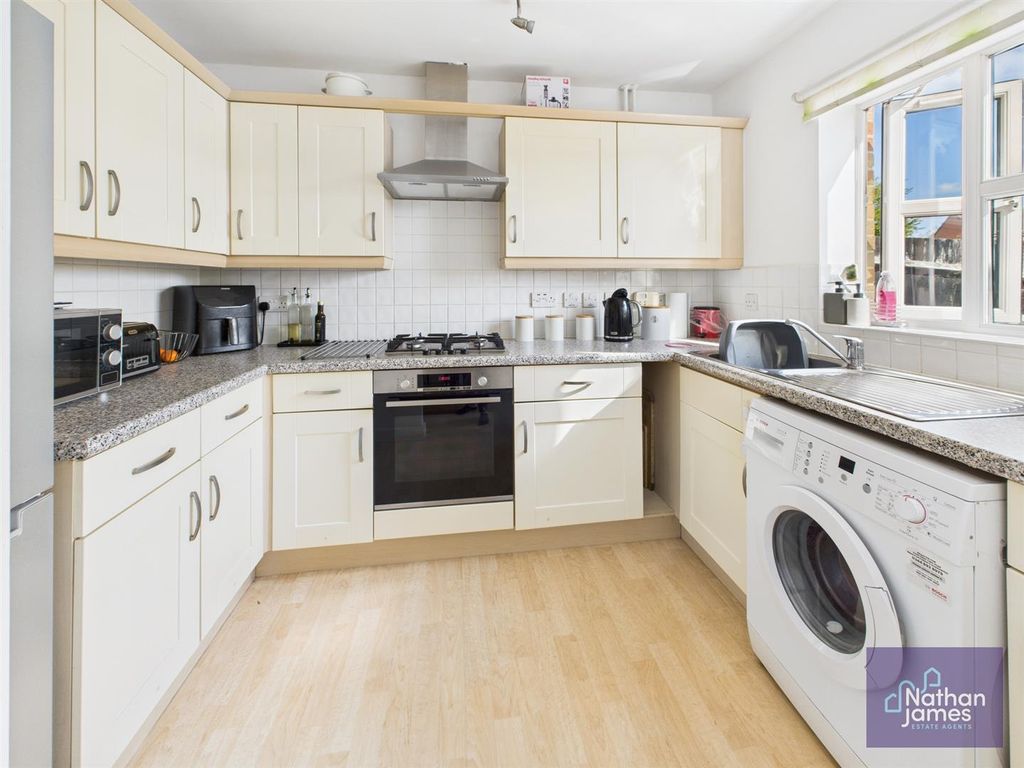 Additional image 2 of 3 bed semi-detached house to rentHeol Teifi, Caldicot NP26