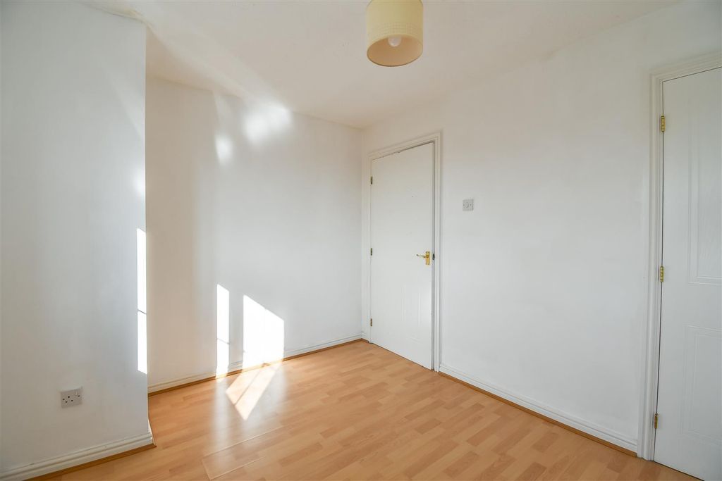 2 bed flat to rentGerddi Margaret, Barry CF62 photo 3