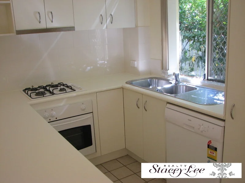 Additional image 4 of 8/77 Riding Road, Hawthorne QLD 4171