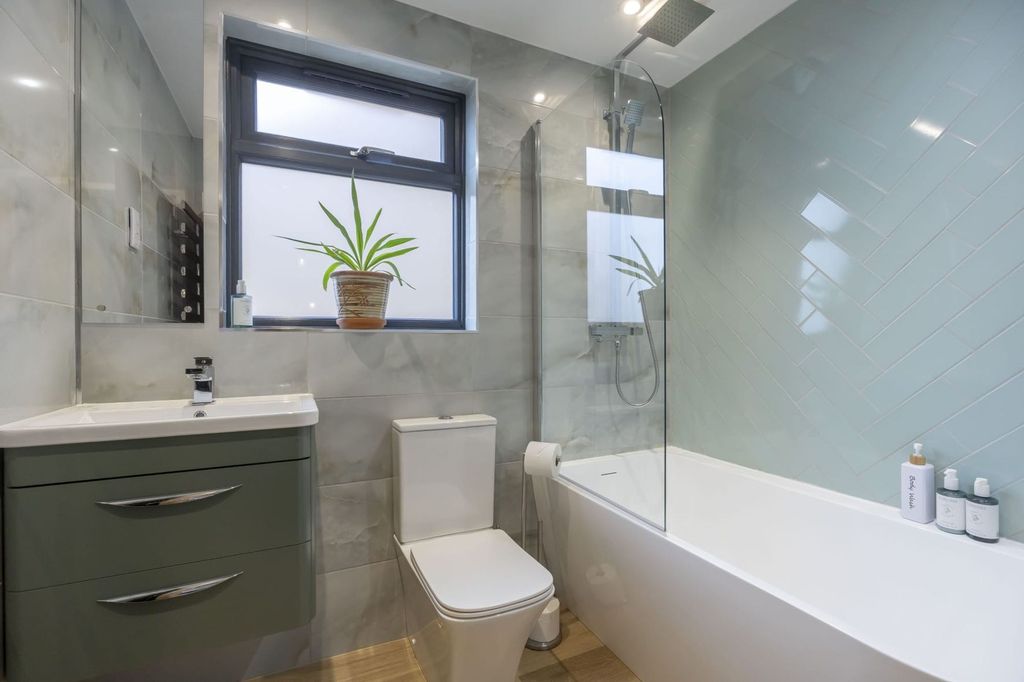 Additional image 25 of 5 bed detached house to rentCollege Baths Road, Cheltenham GL53