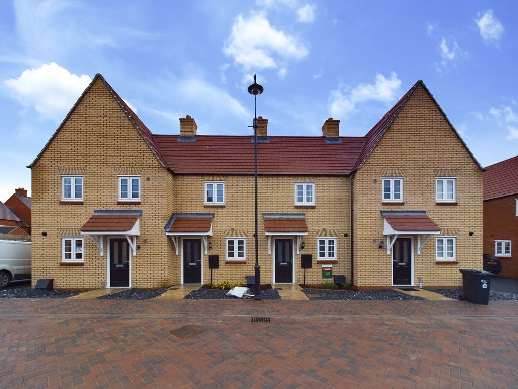 2 bed terraced house to rentHart Close, Towcester NN12