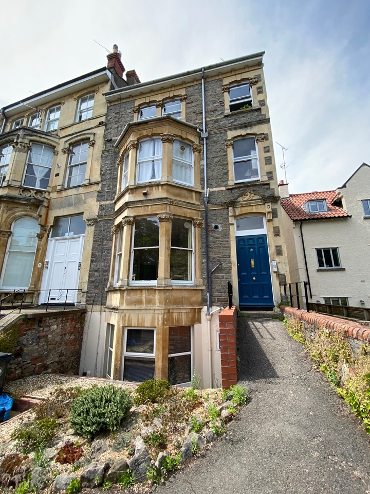 2 Bed Flat, Royal Park, BS8, N1 7GU photo 2