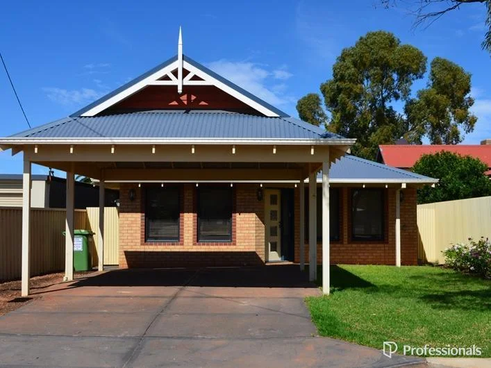 10C Charles Street, Kalgoorlie WA 6430