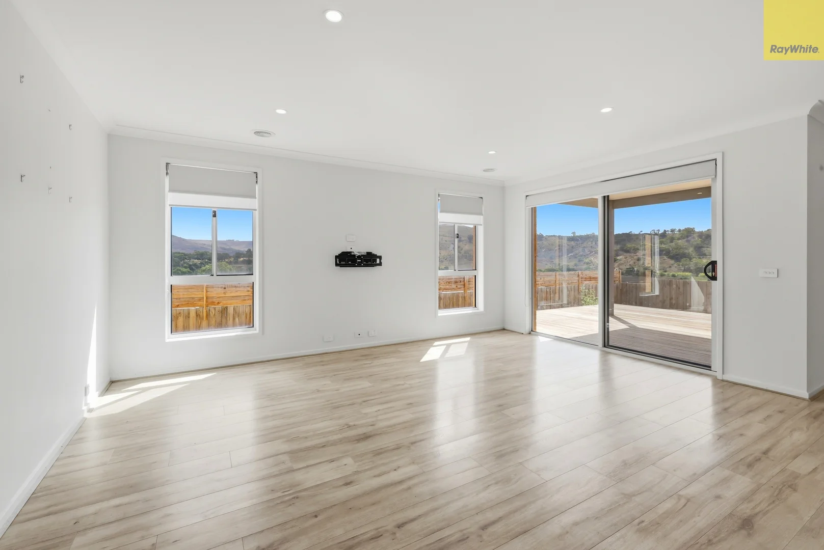 3 Swanton Avenue, Maddingley VIC 3340 photo 3