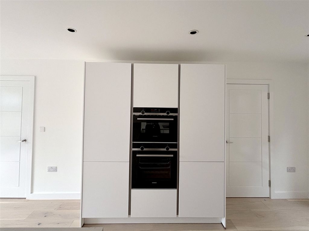 4 bed detached house to rentExeter, Devon EX4 photo 4