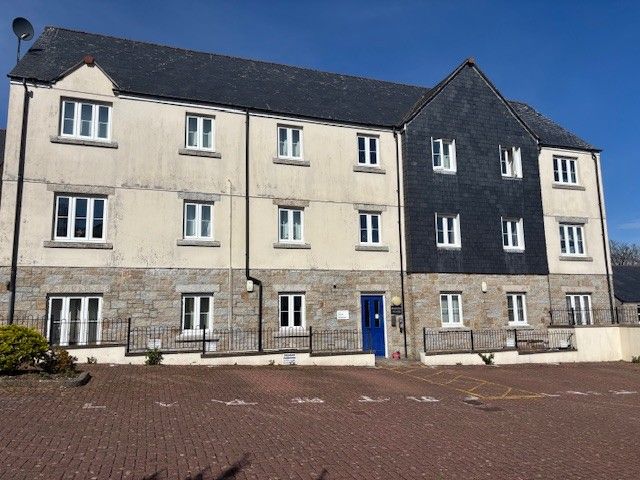 2 bed flat to rentPagoda Drive, St. Austell PL26