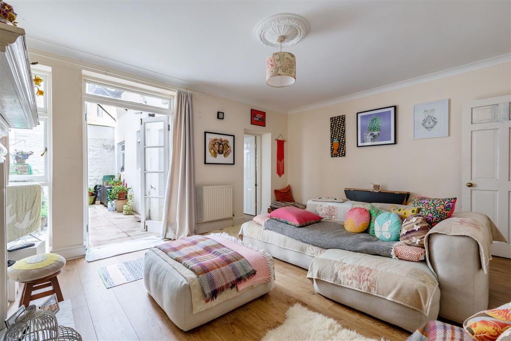Additional image 2 of 2 bed flat for saleWaterloo Street, Hove BN3