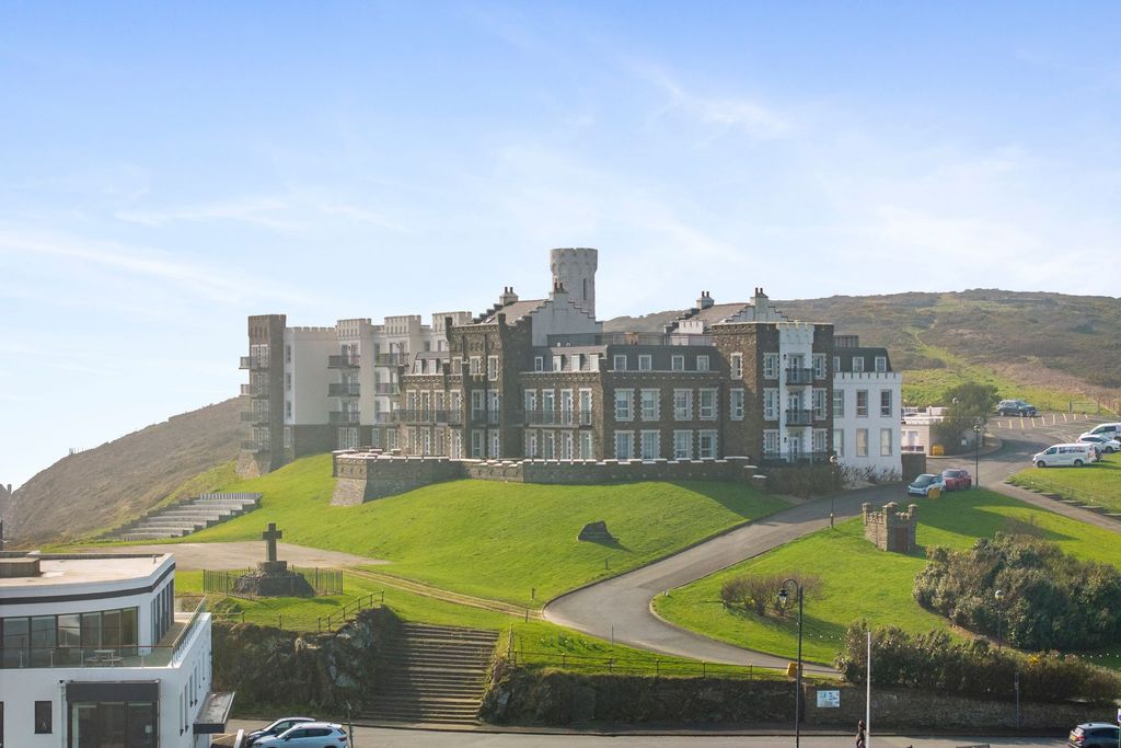 2 bed flat for saleSecond Floor Apartment, Douglas Head Apartments, Douglas IM1