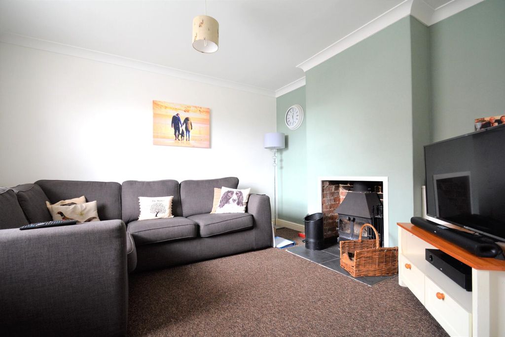 Additional image 4 of 2 bed end terrace house to rentWorsley Road, Newport PO30