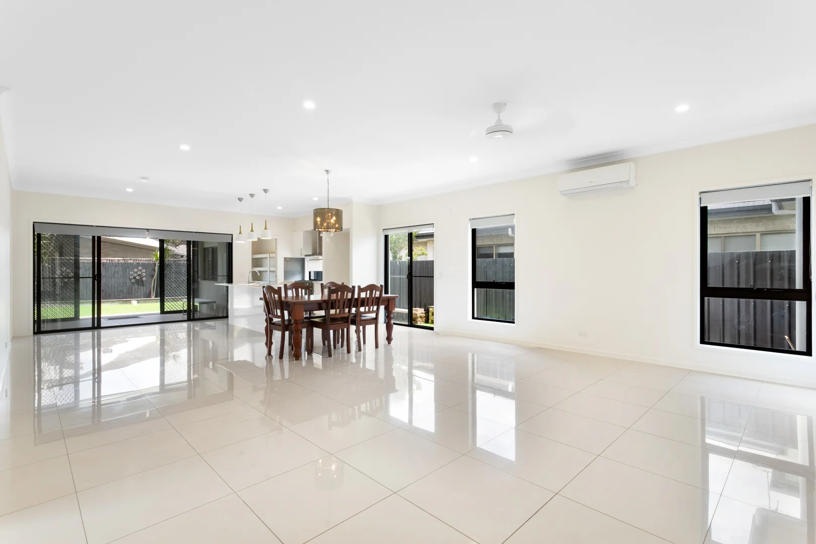 137 Campbell Drive, Mango Hill QLD 4509 photo 4