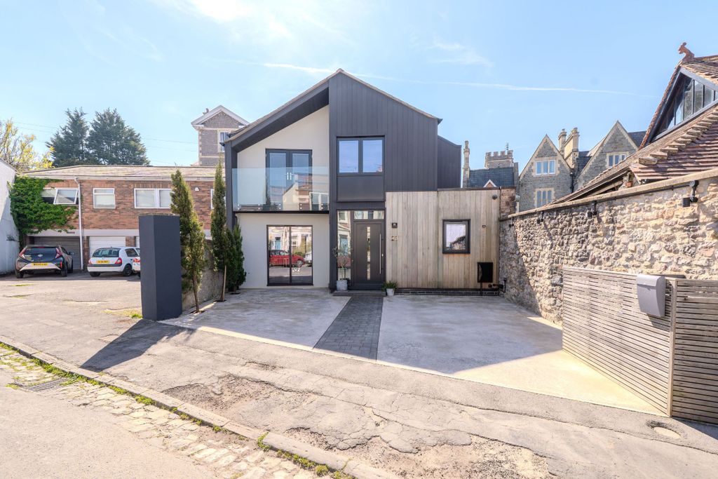 3 bed detached house to rentRockleaze Road, Bristol BS9