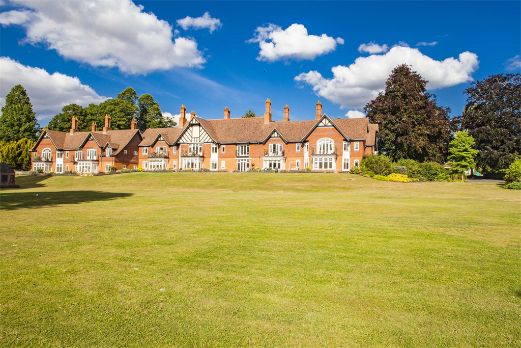 2 bed terraced house to rent18 Thames Bank, Goring On Thames RG8