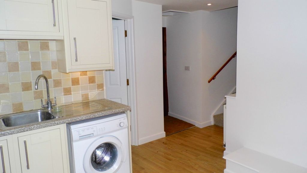 Additional image 3 of 3 bed flat to rentThe Square, Stow On The Wold, Cheltenham GL54