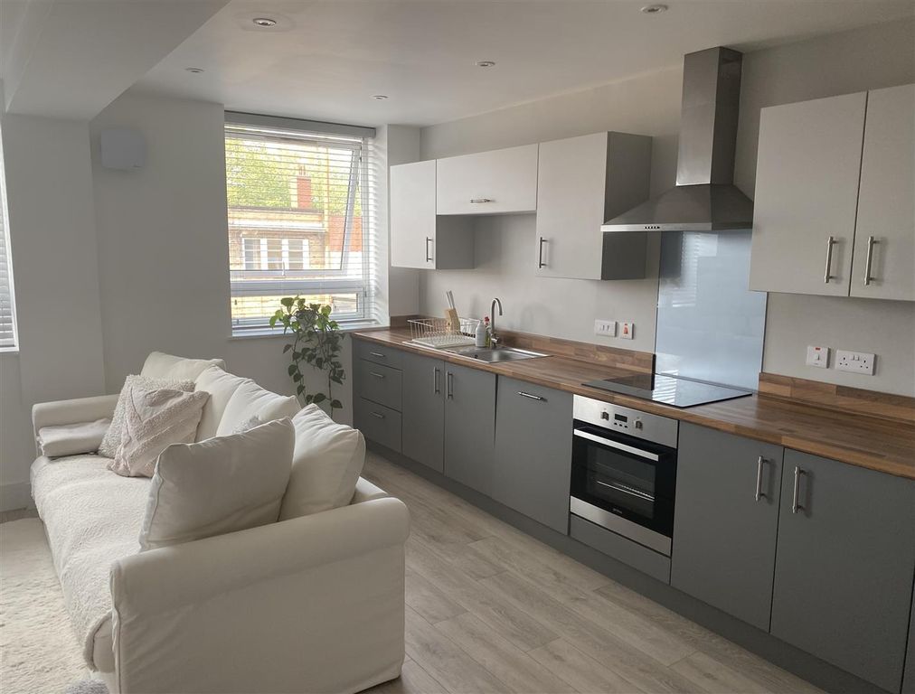 1 bed flat to rentCastle Street, Dudley DY1