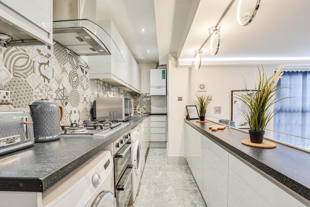 6 bed shared accommodation to rentWilmslow Road, Manchester M20 photo 5
