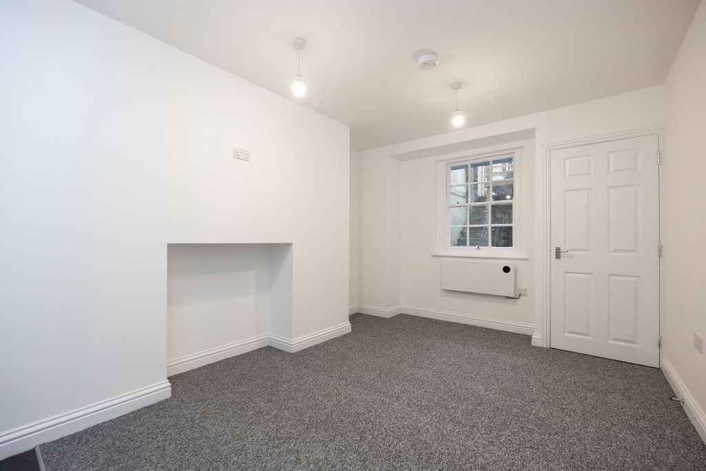 Additional image 3 of 1 bed flat to rentBerkeley Street, Cheltenham GL52