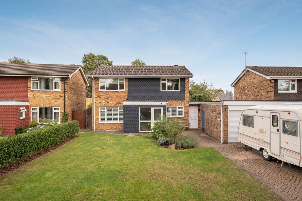 4 bed detached house to rentKimber Close, Windsor SL4