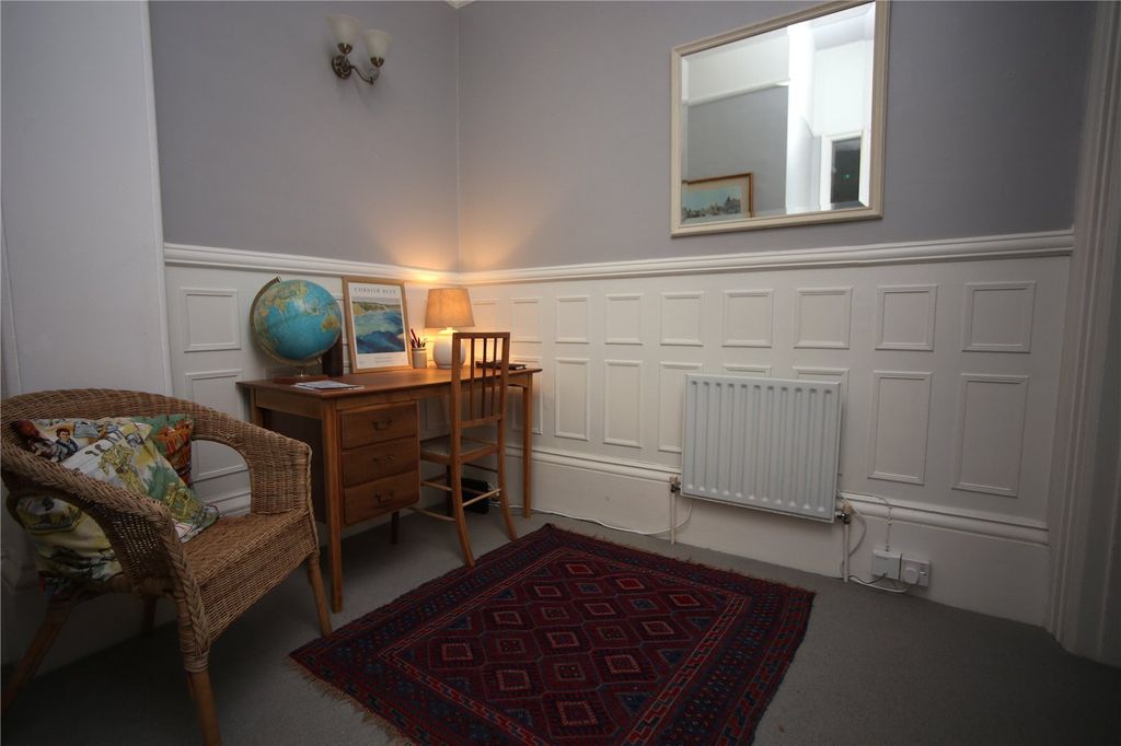 Additional image 4 of 2 bed flat to rentHillcourt Road, Cheltenham, Gloucestershire GL52