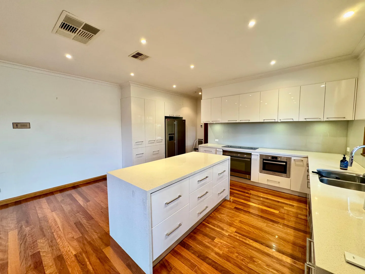 Additional image 3 of 63 Winmalee Rd, Balwyn VIC 3103