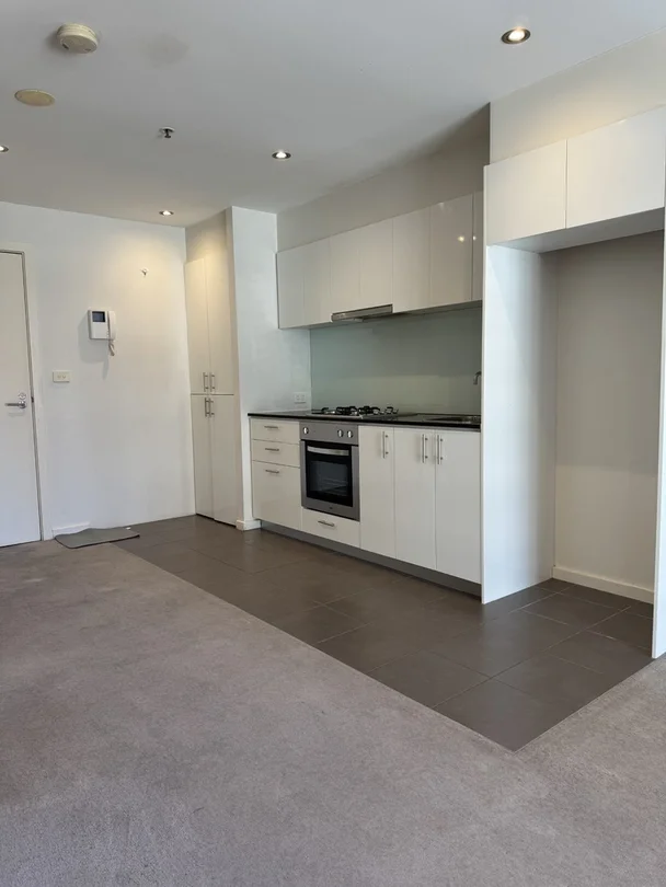 2004/8 Exploration Lane, Melbourne VIC 3000