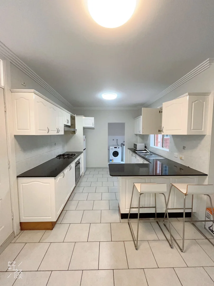 WeChat: KRL119 L1+L2A/ 42 Willis st, Kingsford NSW 2032 photo 3