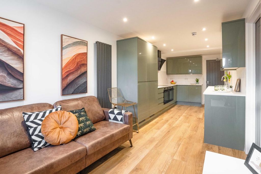 6 bed shared accommodation to rentCromwell Road, Stanmore SO22