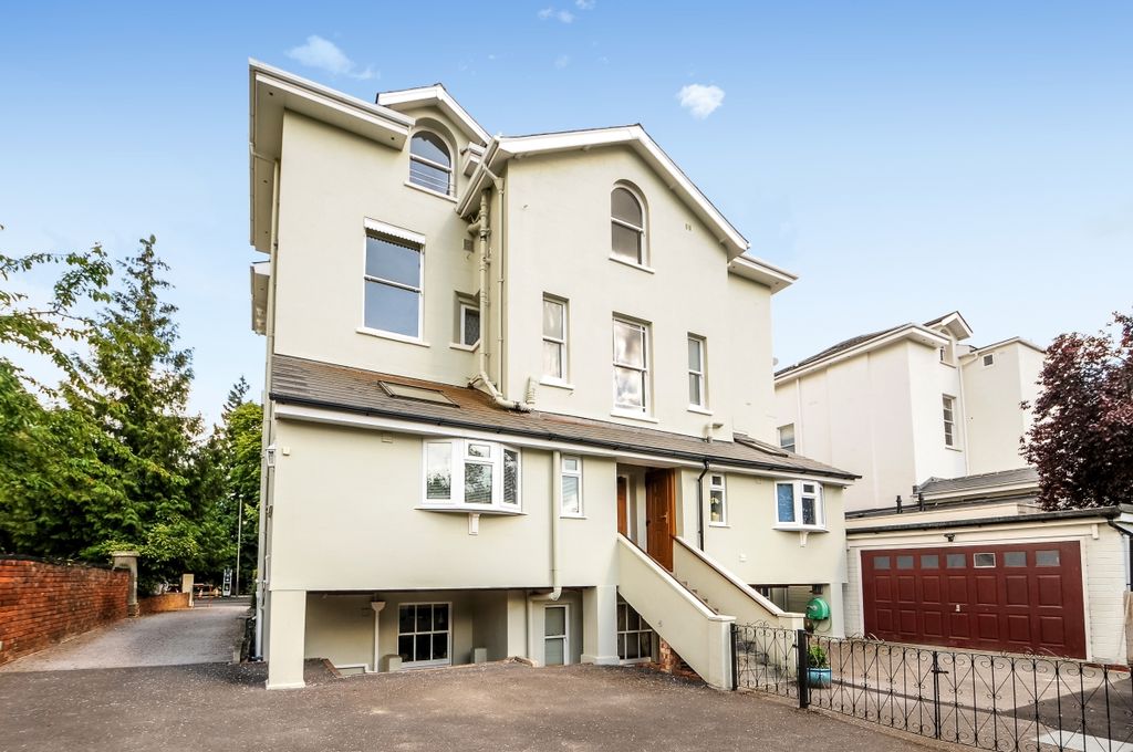 Additional image 4 of 3 bed flat to rentEvesham Road, Cheltenham GL52