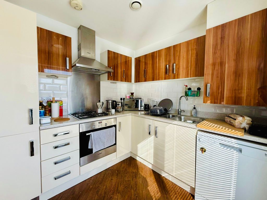 Additional image 3 of 2 bed flat to rentFirepool View, Taunton TA1