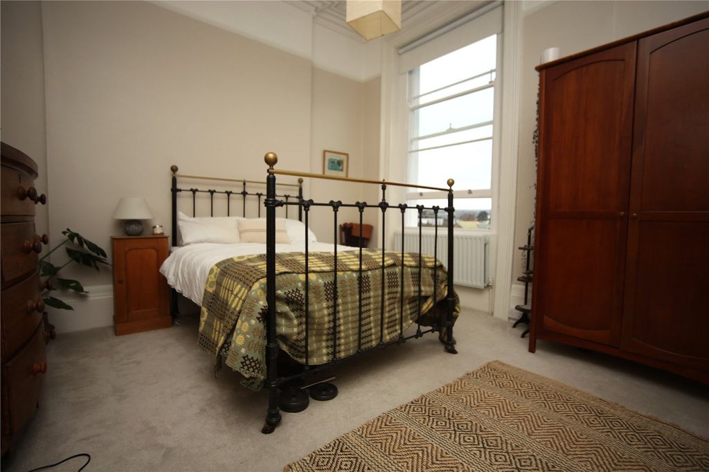 Additional image 5 of 2 bed flat to rentHillcourt Road, Cheltenham, Gloucestershire GL52