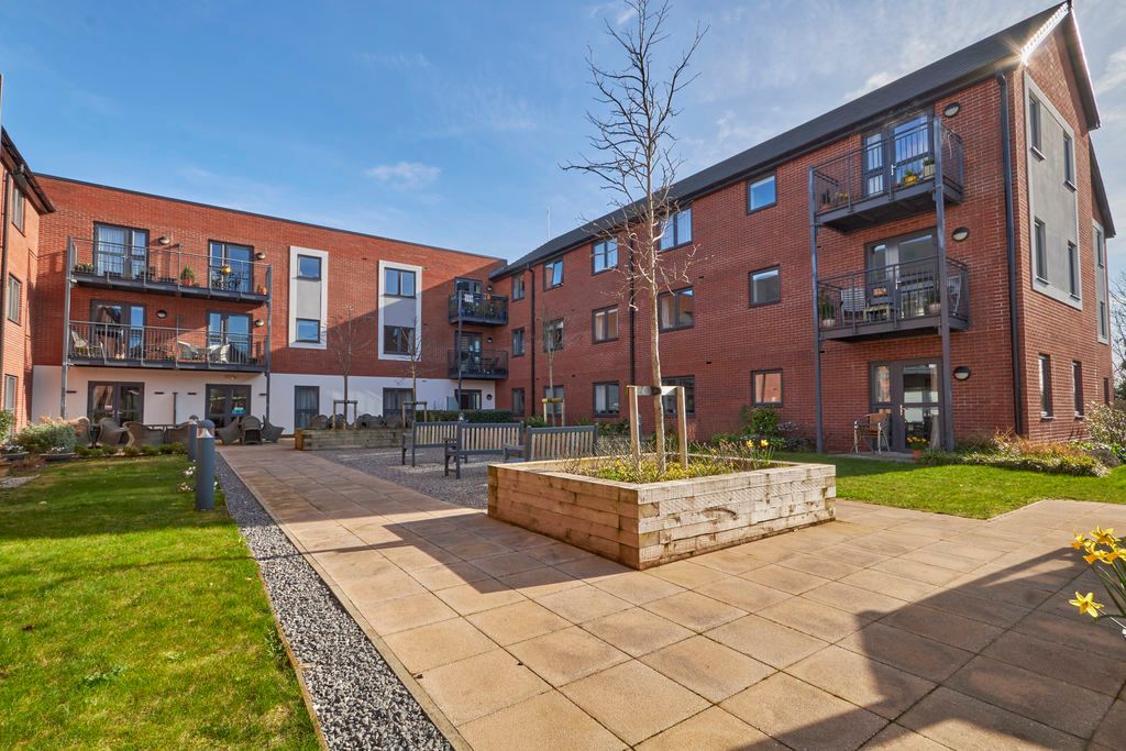 1 bed property to rentPym Court, Bewick Avenue, Topsham EX3