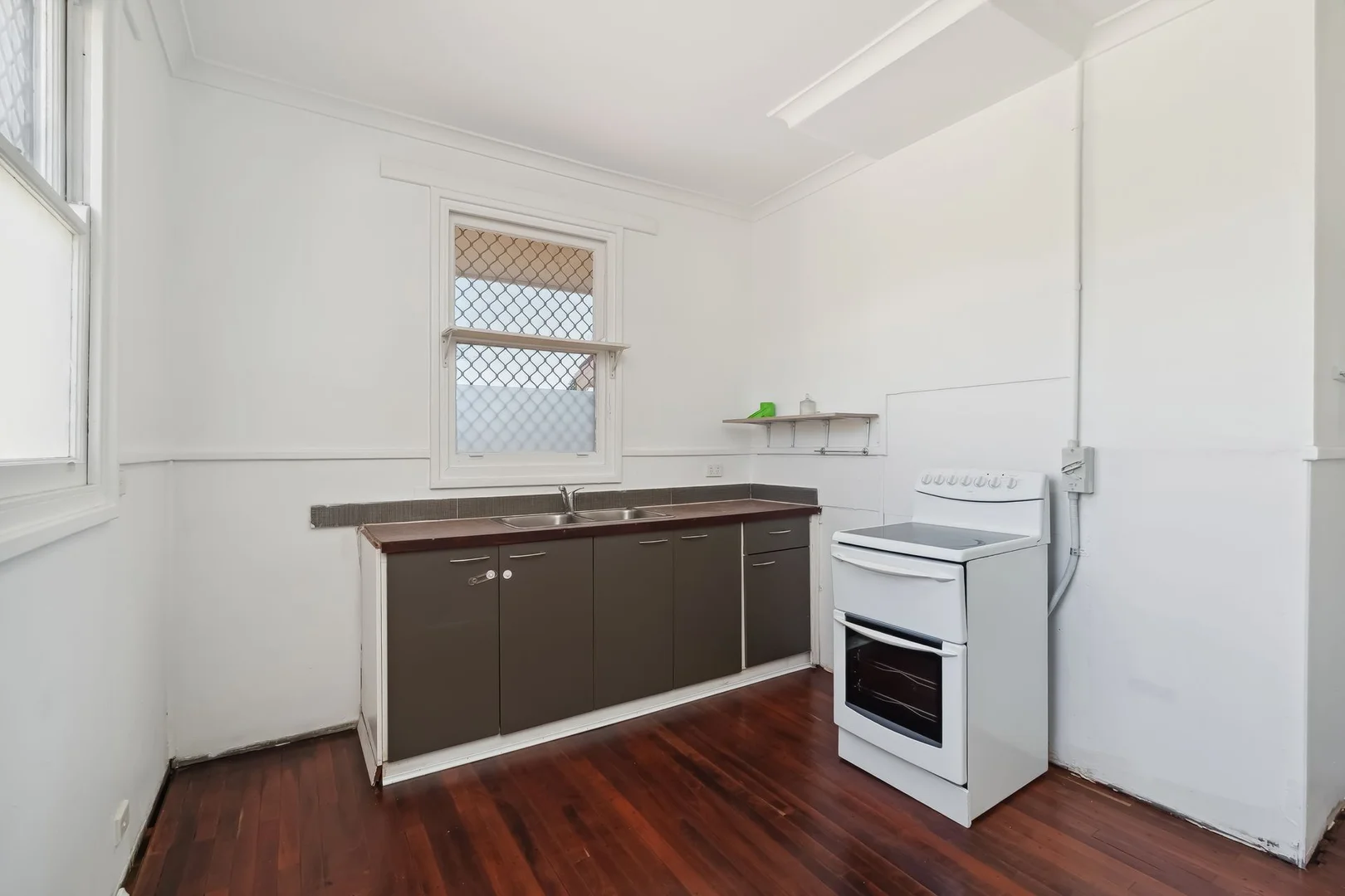 Additional image 6 of 298 Epsom Avenue, Cloverdale WA 6105