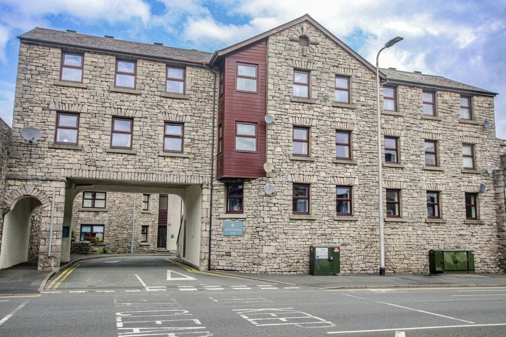 1 bed flat to rentFlat 2 County Mews, Sandes Avenue, Kendal LA9