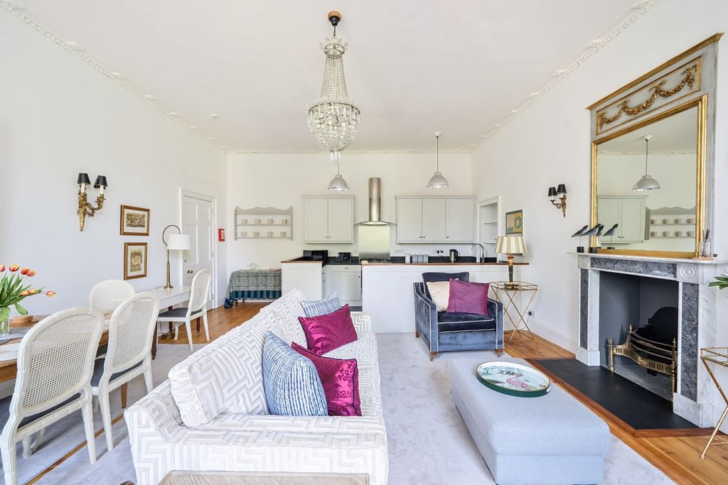 Additional image 2 of 2 bed flat to rentSydney Place, Bathwick, Bath BA2