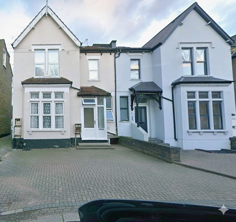 8 bed town house to rentEardley Road, London SW16