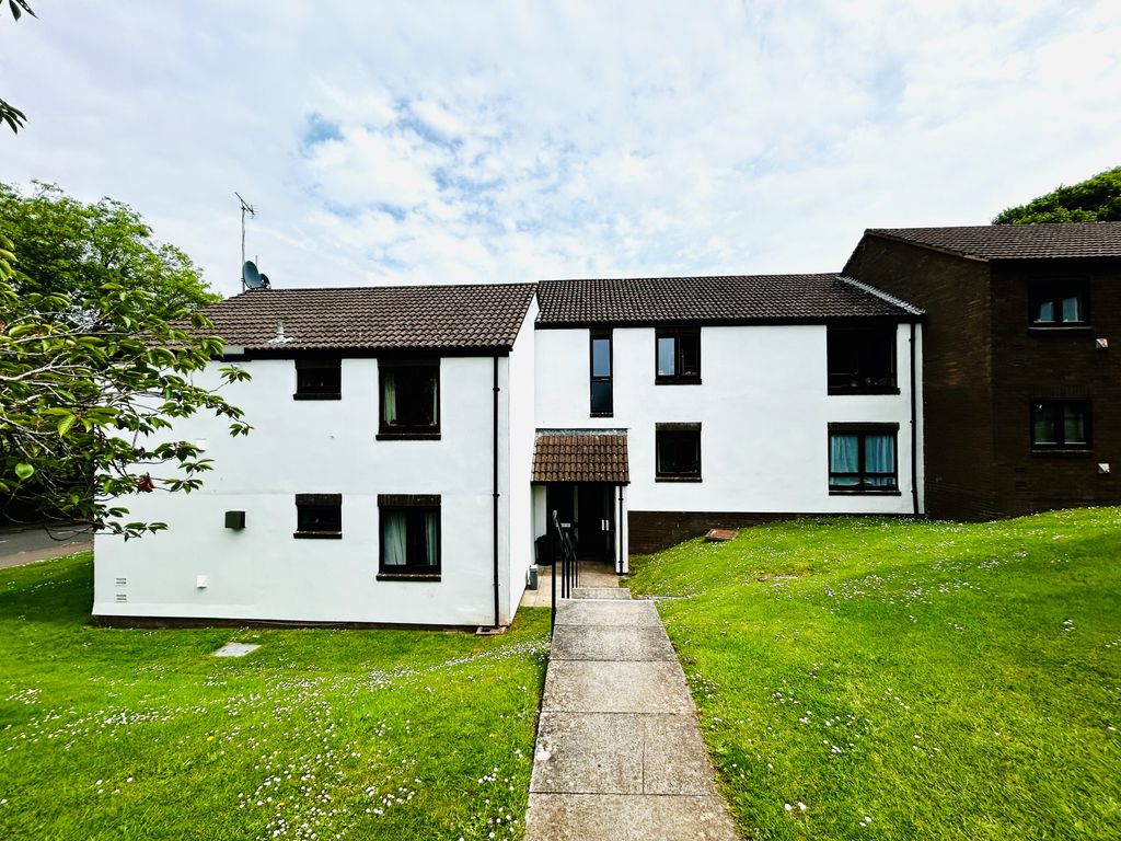 2 bed flat to rentDevonshire Drive, Bristol BS20
