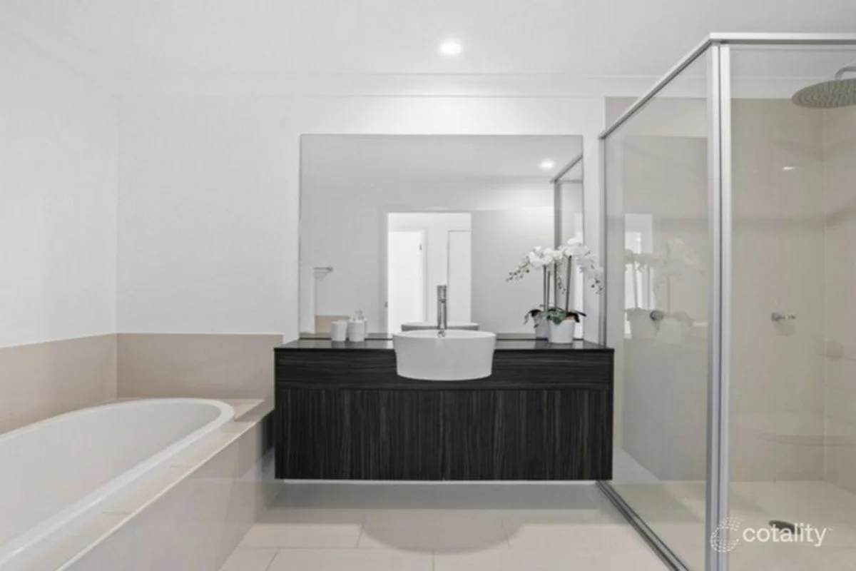 Additional image 4 of 76/18 Archipelago Street, Pacific Pines QLD 4211