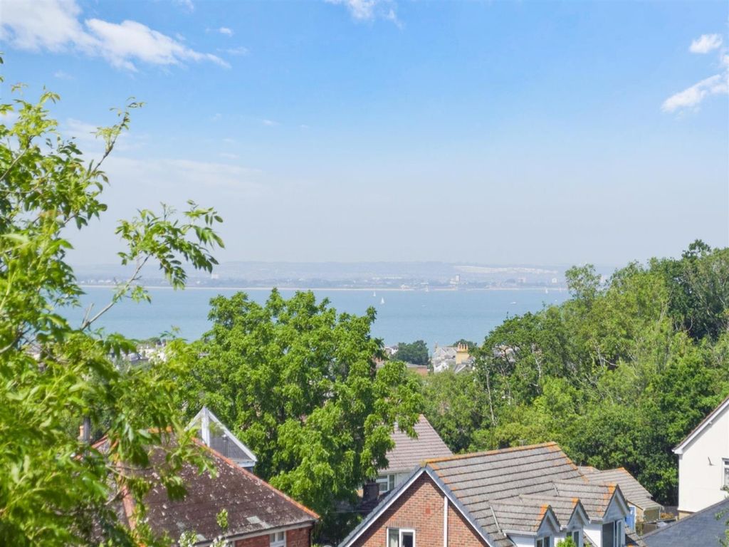 Additional image 3 of 2 bed flat to rentAlexandra Road, Ryde PO33
