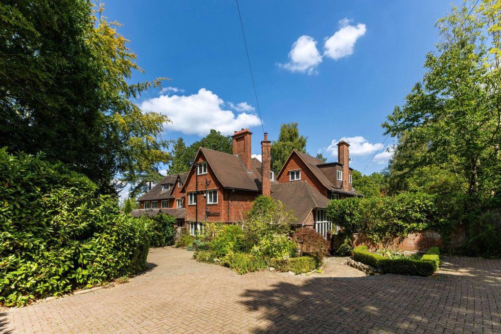 6 bed semi-detached house to rentBrittains Lane TN13