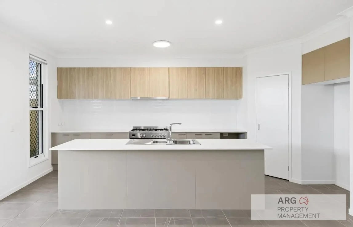 39 Rottnest Crescent, Banya QLD 4551