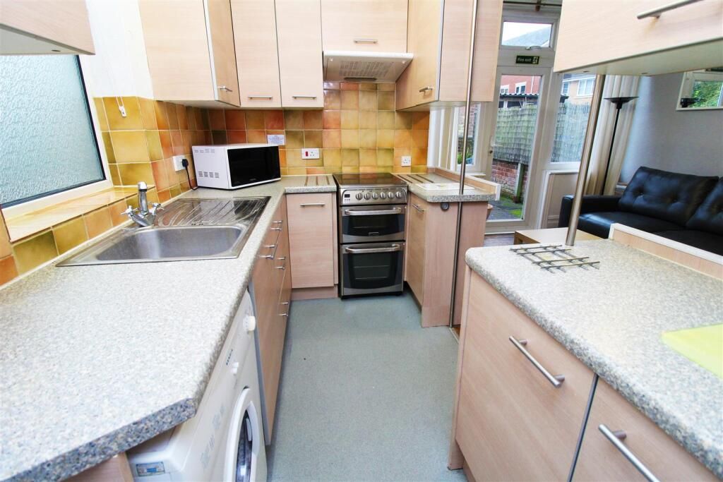 Additional image 3 of 5 bed terraced house to rentBedford Place, Southampton SO15
