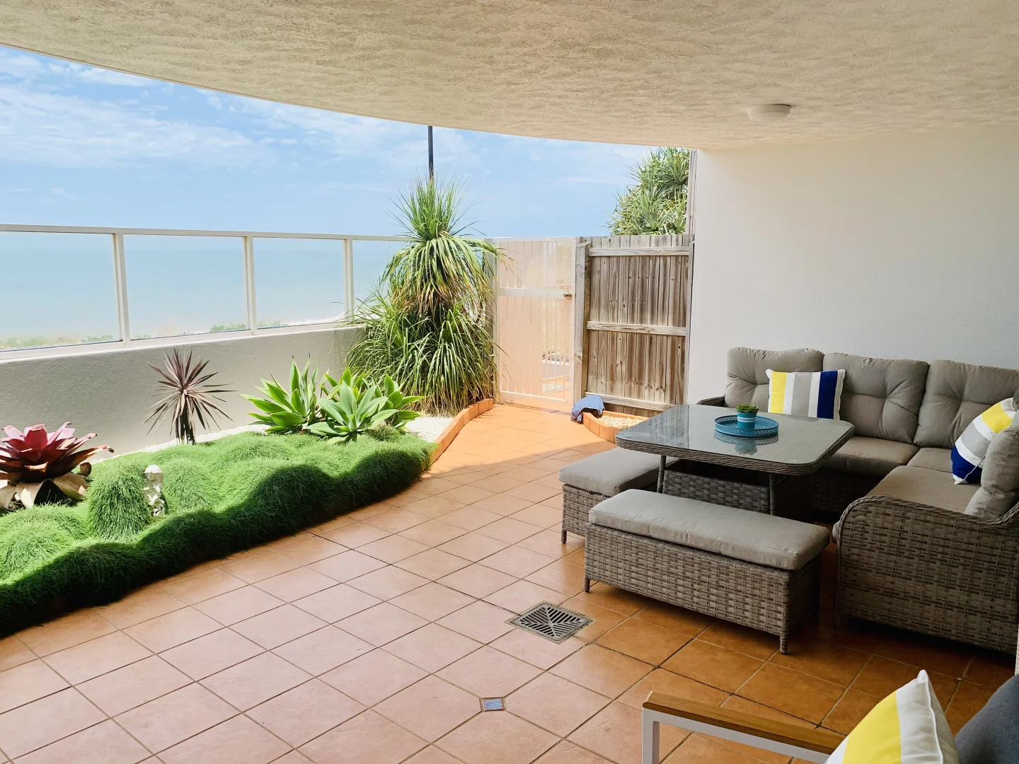 Additional image 2 of 5/94-98 Prince Edward Pde, Redcliffe QLD 4020