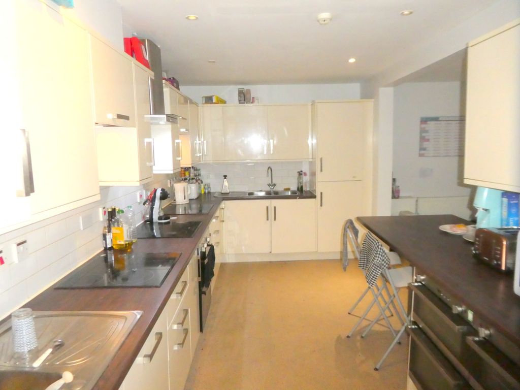 12 bed semi-detached house to rentEgerton Road, Fallowfield, Manchester M14