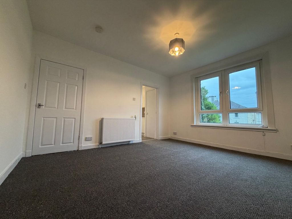 2 bed flat to rentKilloch Drive, Glasgow G13 photo 2