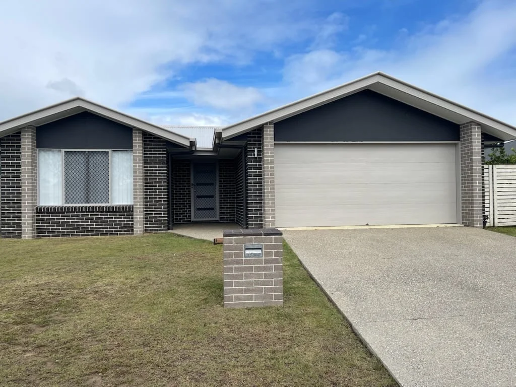13 Larissa Way, Urangan QLD 4655