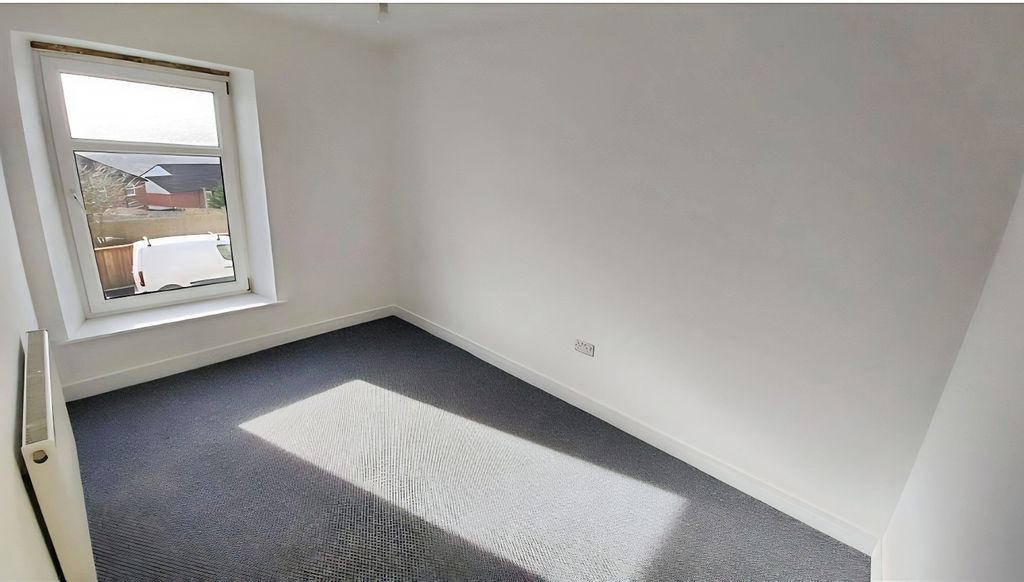 Additional image 8 of 3 bed end terrace house to rentJames Terrace, Hengoed CF82