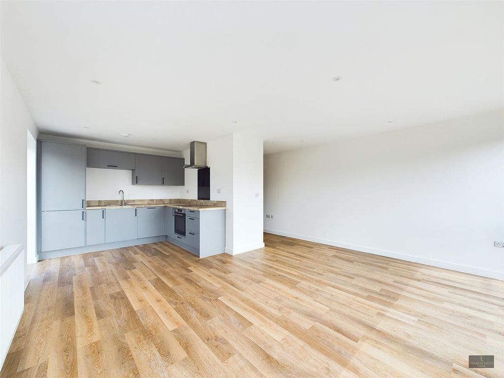 Additional image 3 of 2 bed flat to rentNew North Road, Exeter EX4
