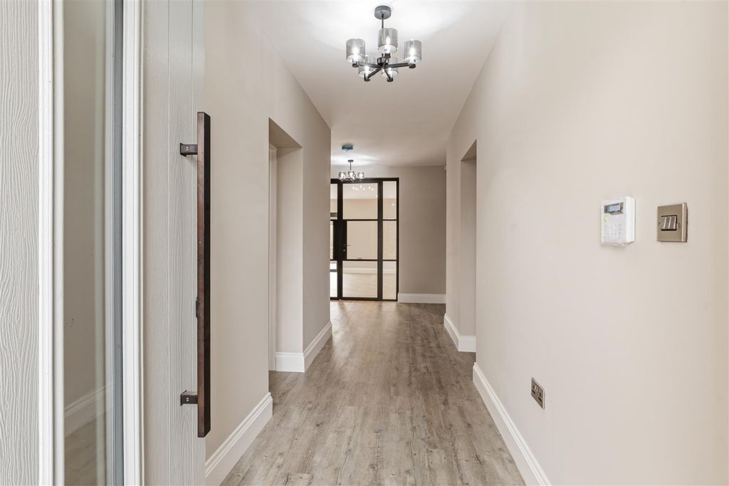 Additional image 17 of 4 bed detached house to rentChessetts Wood Road, Lapworth, Solihull B94