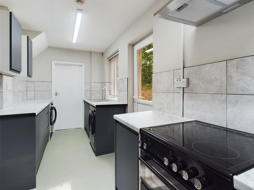 Additional image 3 of 5 bed shared accommodation to rentThe Avenue, Brighton BN2